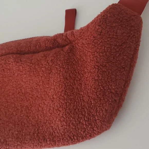 Lululemon On the Beat Belt Bag *Sherpa Heathered Magma - Picture 6 of 11